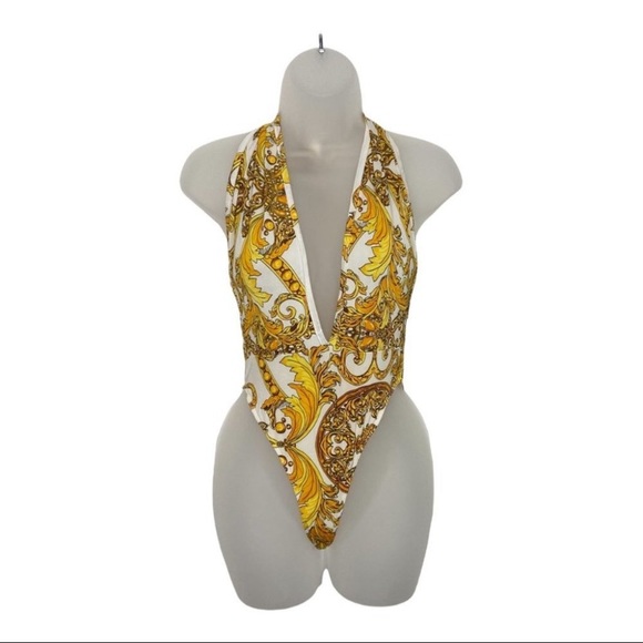 Fashion Nova sun suit💛 - Picture 8 of 9